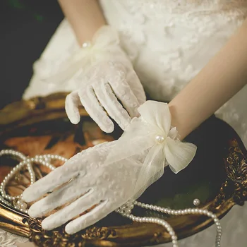Женские сетчатые свадебные перчатки Длиной до запястья, прозрачные тюлевые кружевные перчатки с жемчужным бантом, свадебные аксессуары для вечеринок