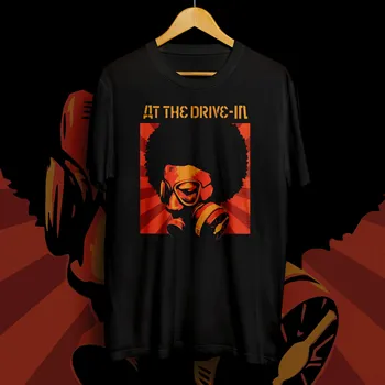 На футболке пост-хардкор-эмо-панк-группы Drive-in