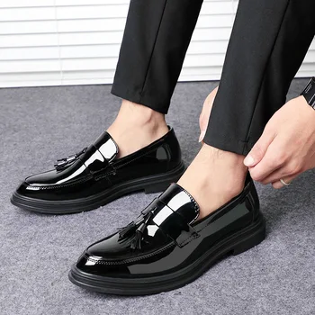 Новые мужские черные лоферы из лакированной кожи с кисточками, Свадебная деловая мужская официальная обувь, размер 38-44, модная мужская обувь